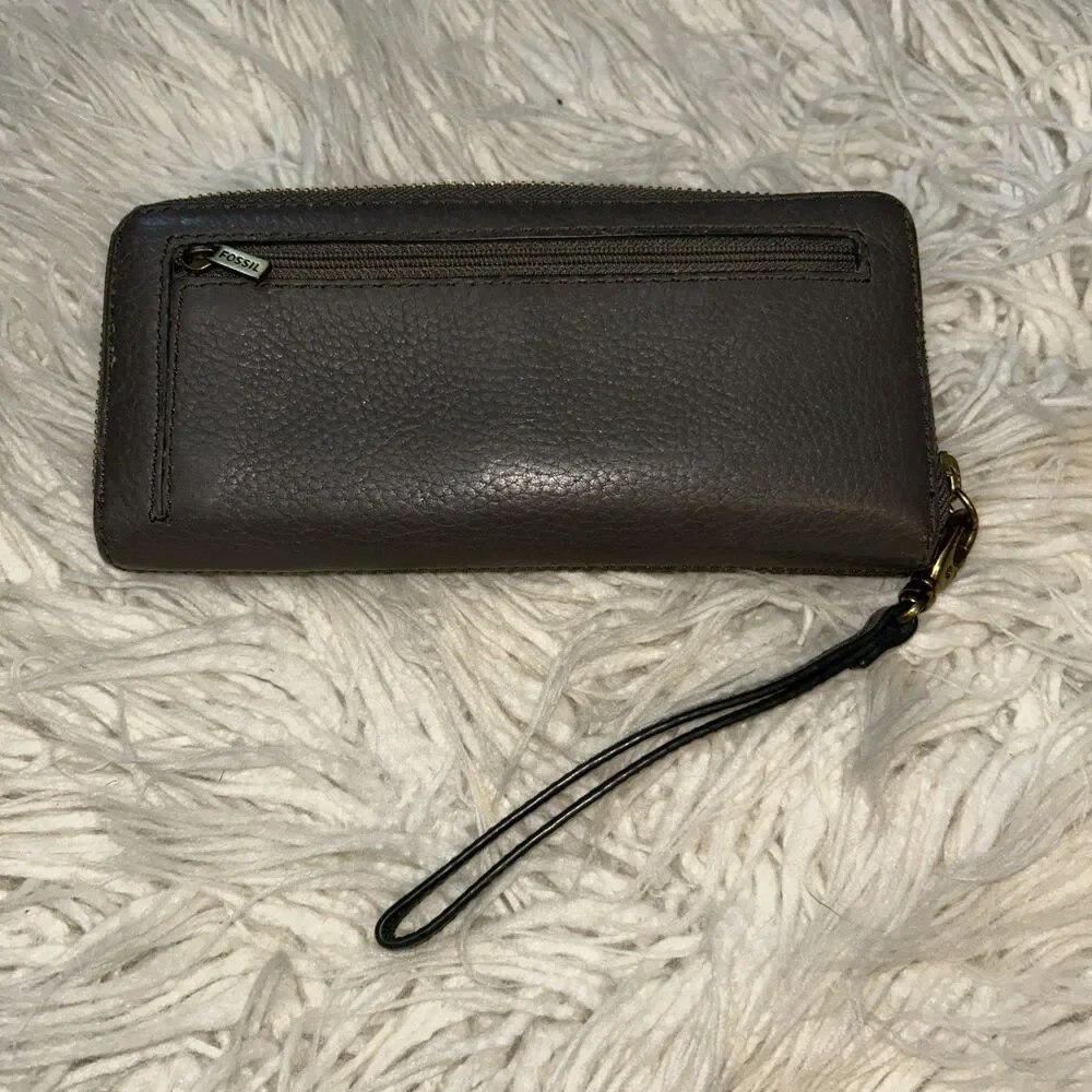 Charcoal Grey Fossil Leather Wallet with Wrist Strap Lots Of Storage